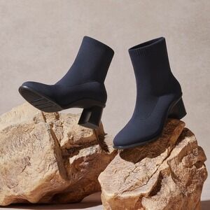 Vivaia Navy Knit Sock Boots Block Heel Women's Water Repellent Size US 6.5 EU 37